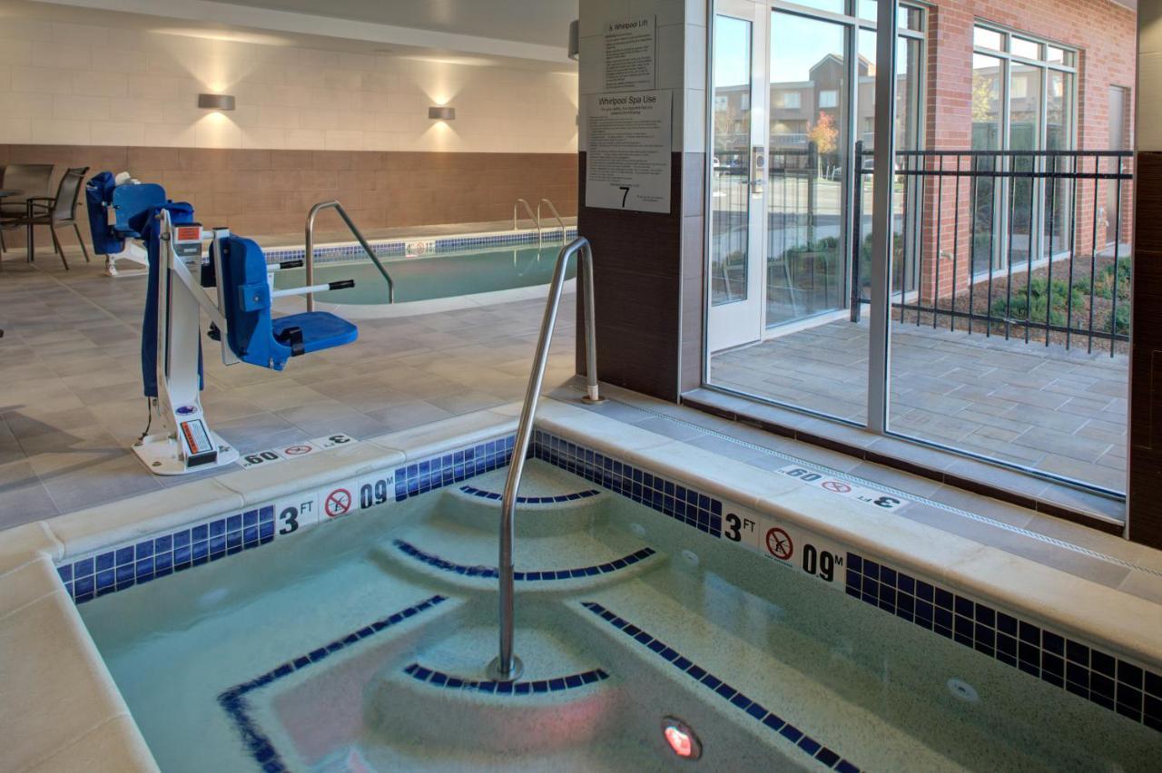 Fairfield Inn & Suites By Marriott Detroit Canton Eksteriør bilde